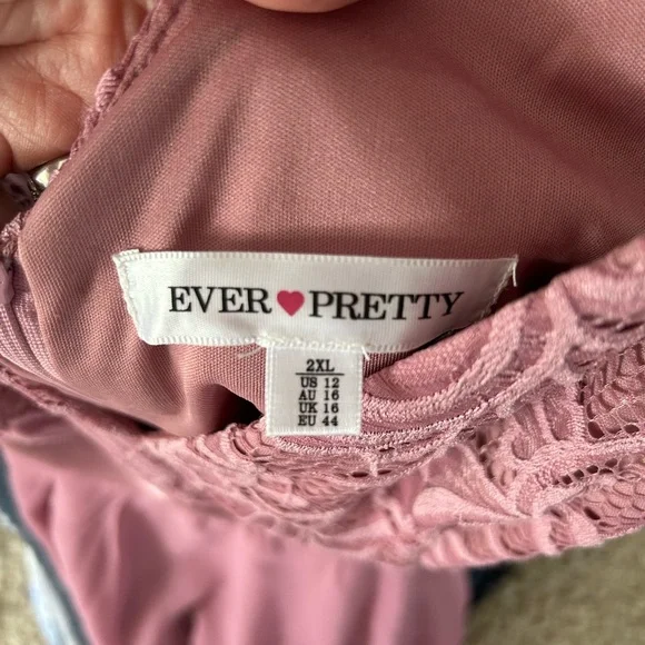 Women’s formal dress, worn once! - Picture 3 of 3